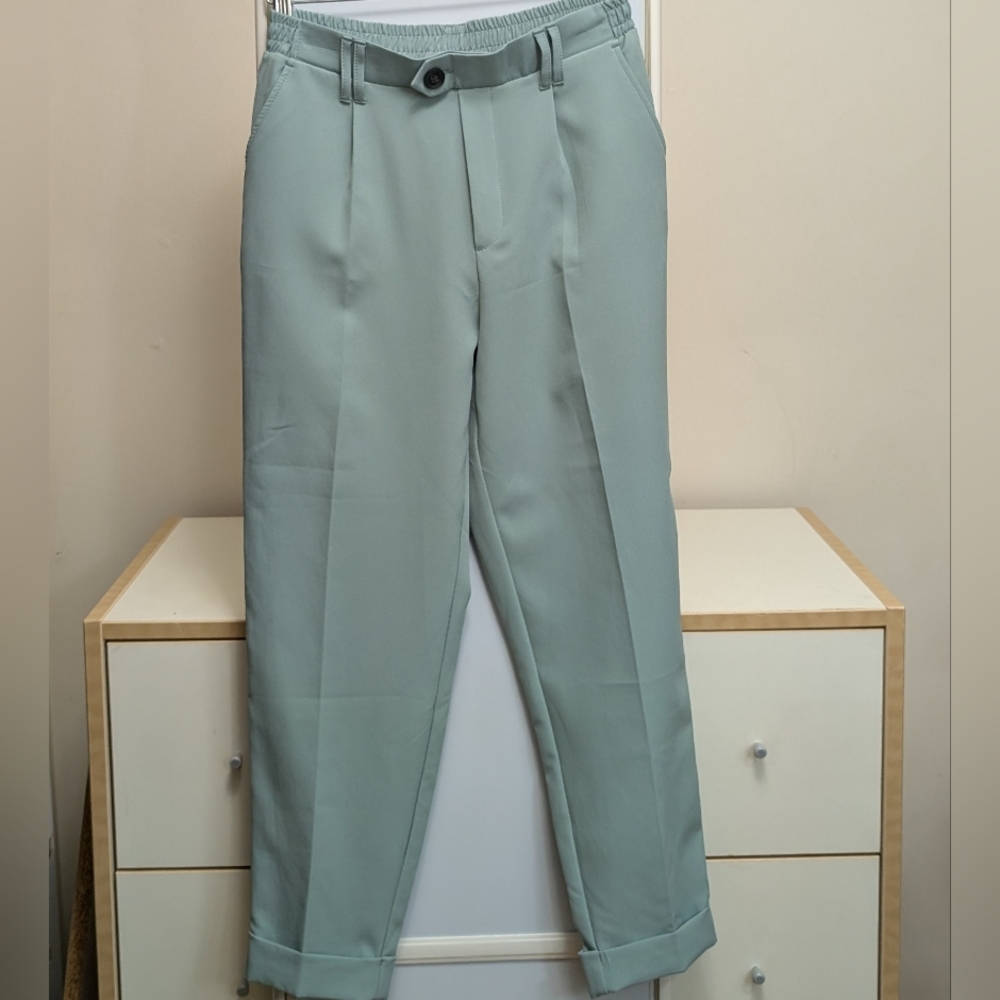 Bershka Ladies Pleated Tapered Leg Dress Pants Size Large